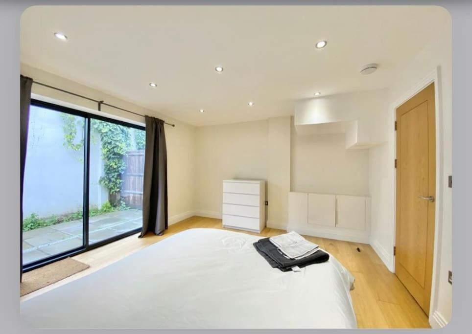 Luxury 4-Bed Apartment With Balcony & Garden, Near Emirates Stadium, 15 Mins To Central ลอนดอน ภายนอก รูปภาพ