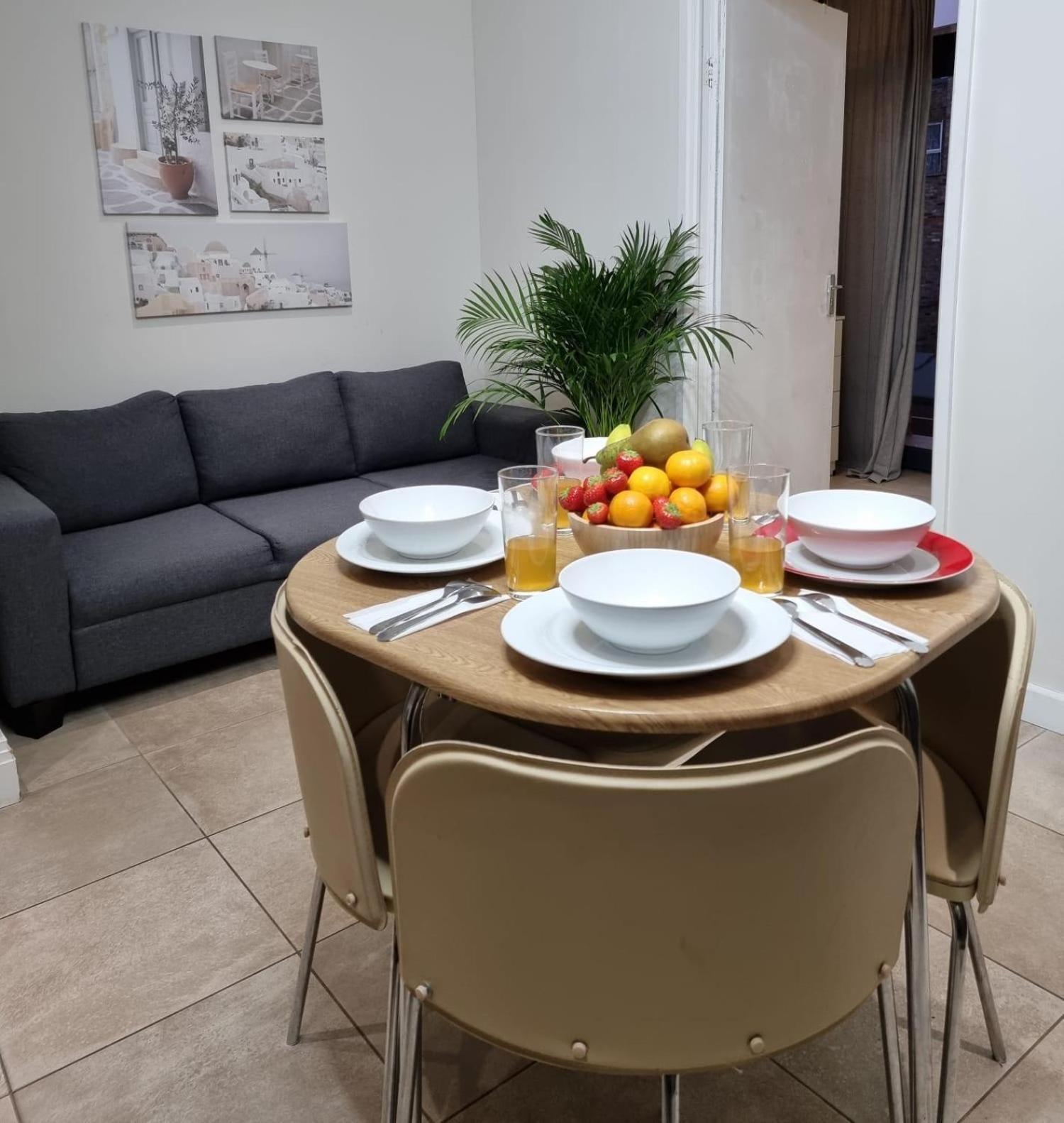 Luxury 4-Bed Apartment With Balcony & Garden, Near Emirates Stadium, 15 Mins To Central ลอนดอน ภายนอก รูปภาพ